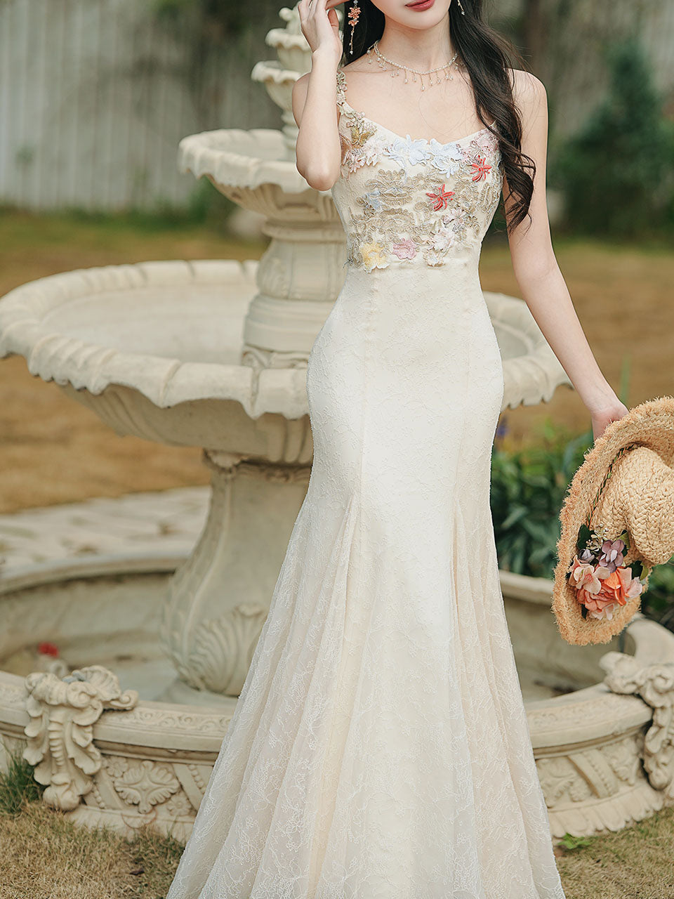 Vintage White Lace Spaghetti Strap Maxi Fish Tail Dress