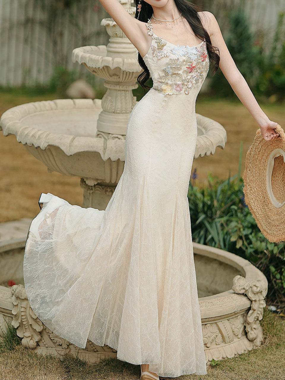 Vintage White Lace Spaghetti Strap Maxi Fish Tail Dress