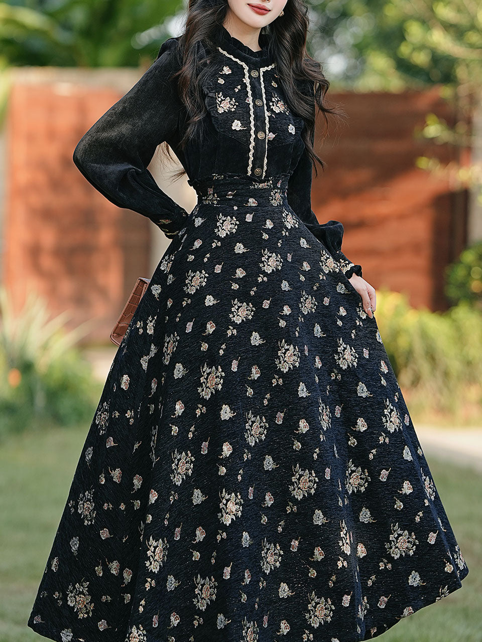 1950S Vintage Black Embroidered Puffed Sleeve Shirt And Swing Skirt Set