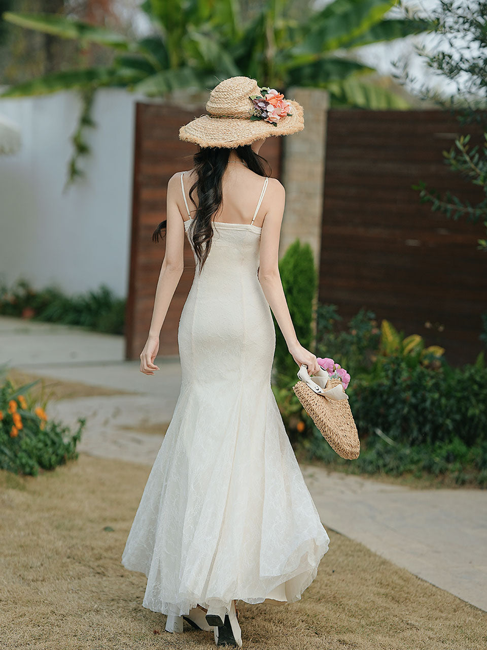Vintage White Lace Spaghetti Strap Maxi Fish Tail Dress