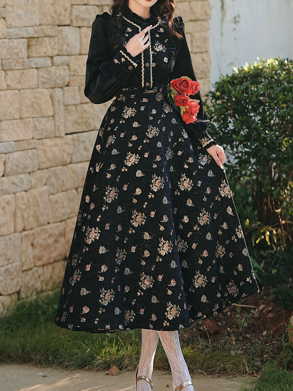 1950S Vintage Black Embroidered Puffed Sleeve Shirt And Swing Skirt Set