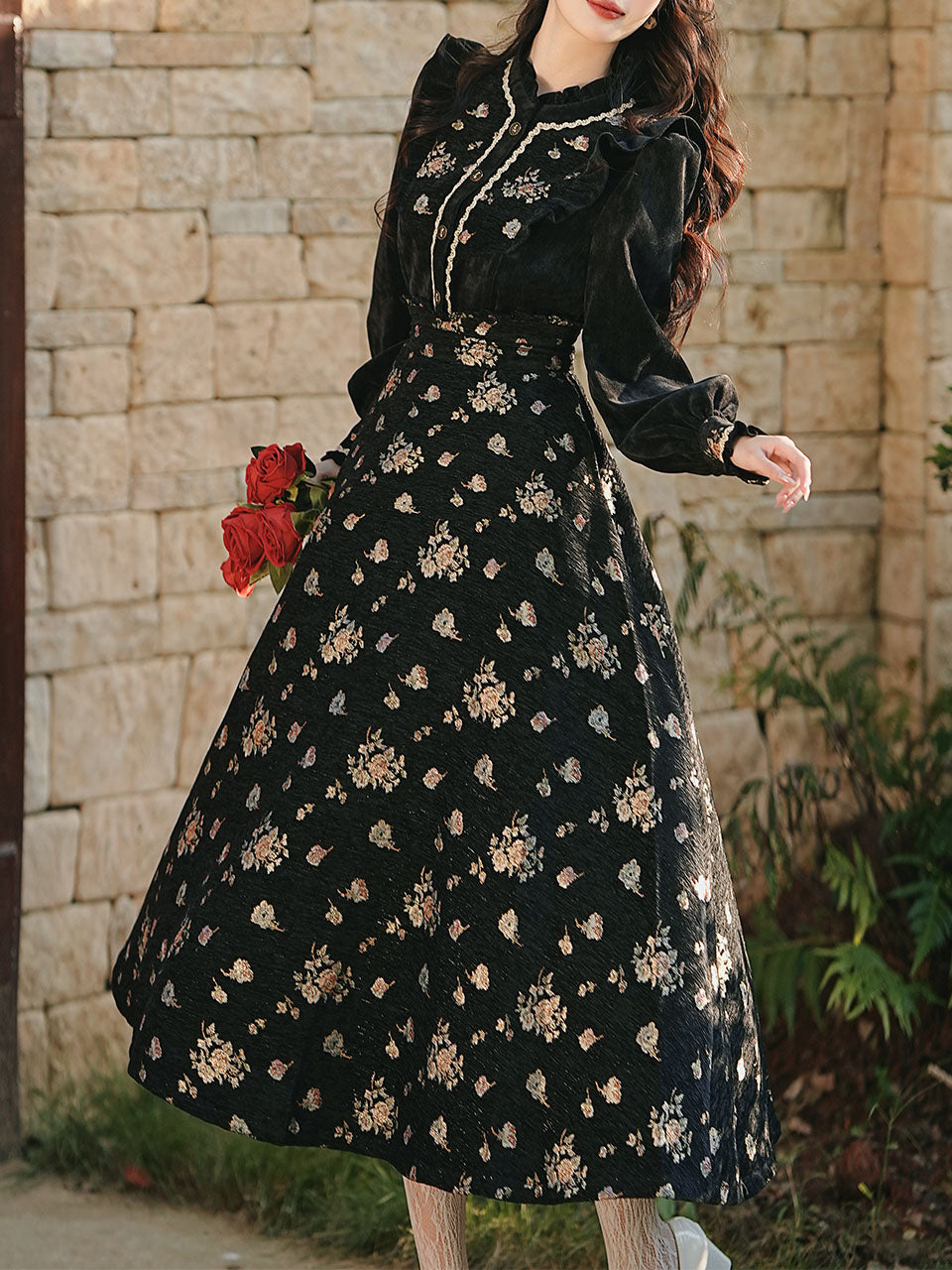1950S Vintage Black Embroidered Puffed Sleeve Shirt And Swing Skirt Set