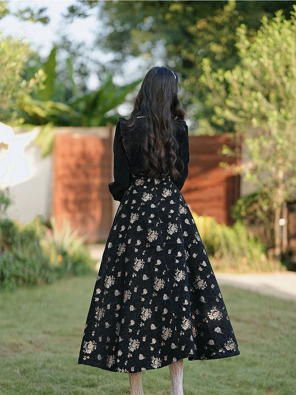 1950S Vintage Black Embroidered Puffed Sleeve Shirt And Swing Skirt Set