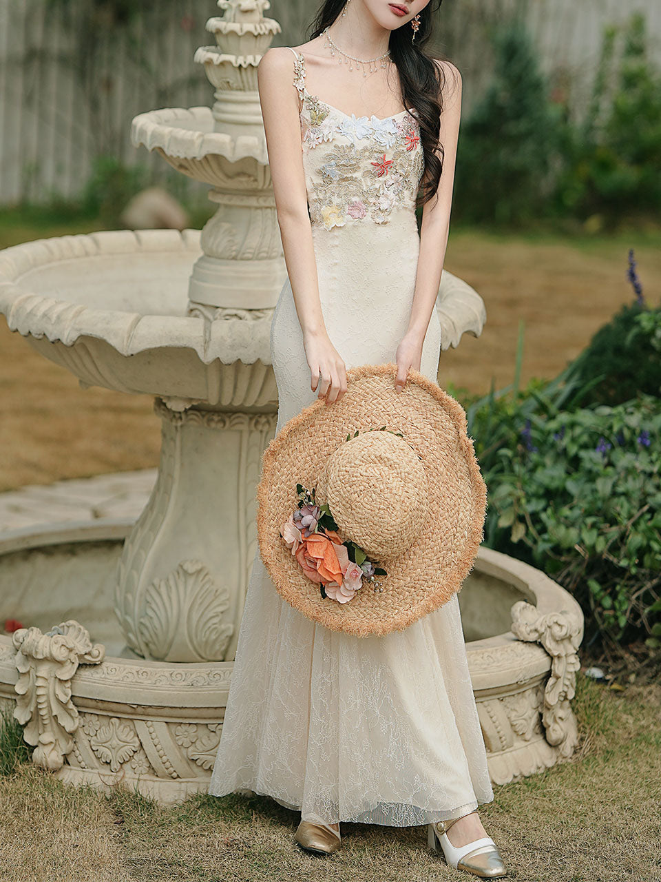 Vintage White Lace Spaghetti Strap Maxi Fish Tail Dress