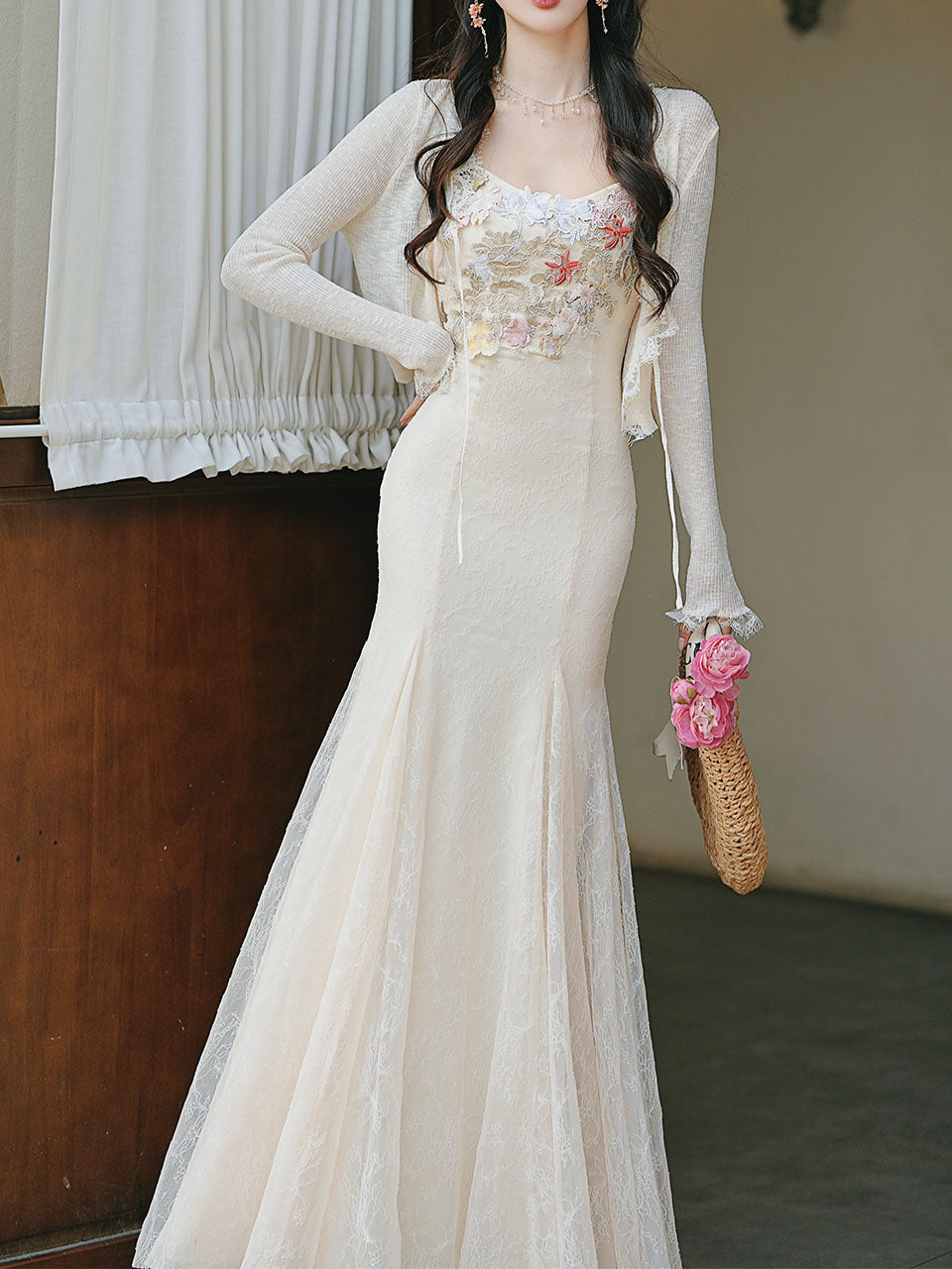 Vintage White Lace Spaghetti Strap Maxi Fish Tail Dress
