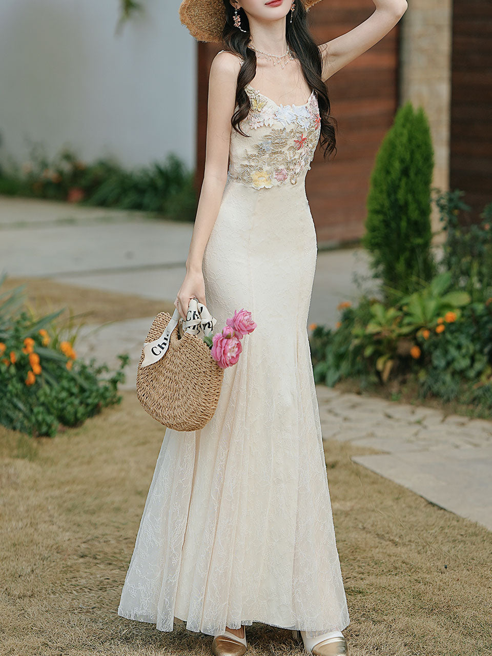 Vintage White Lace Spaghetti Strap Maxi Fish Tail Dress