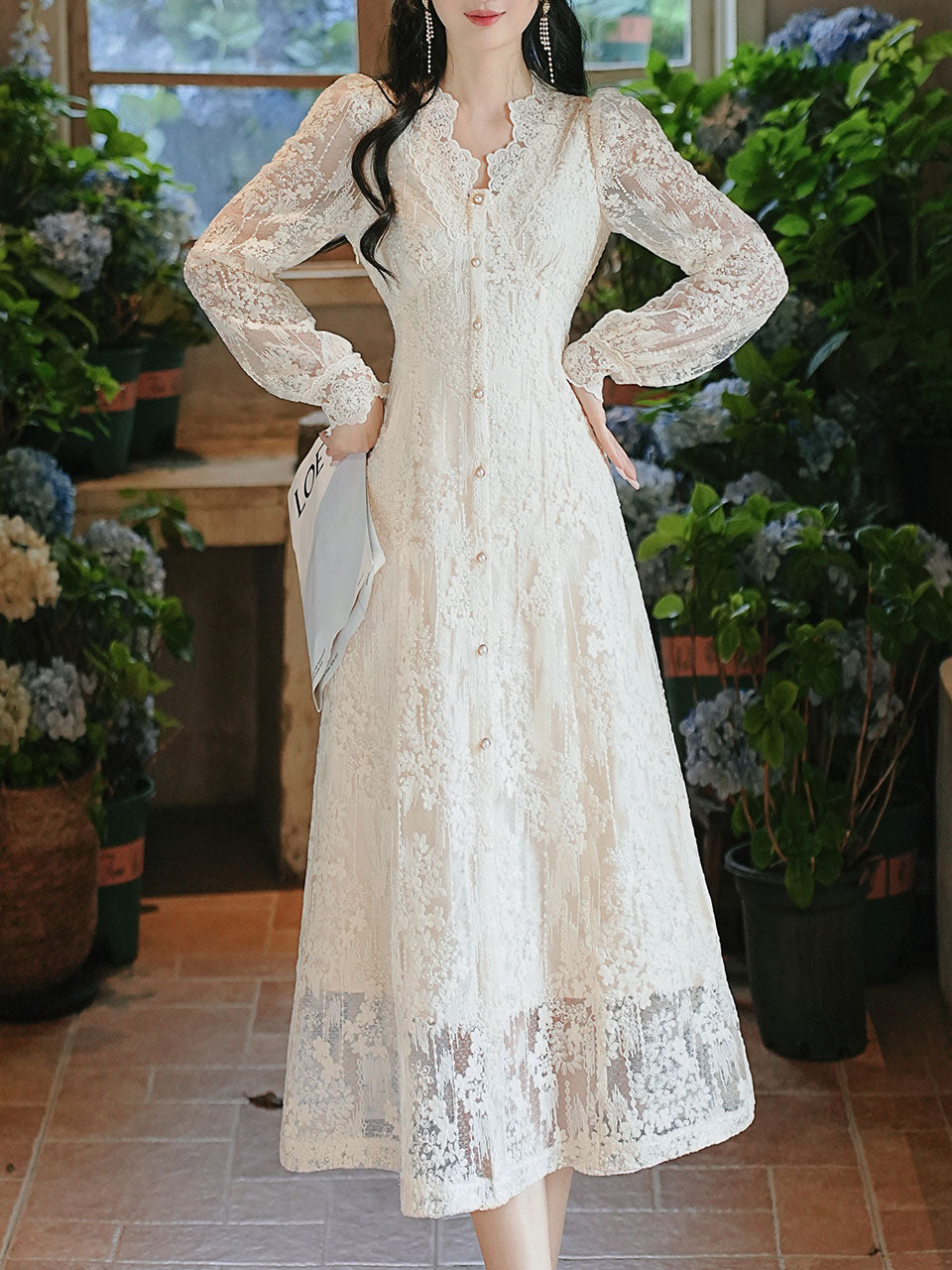 White V-Neck Long Sleeve Lace Vintage Wedding Dress