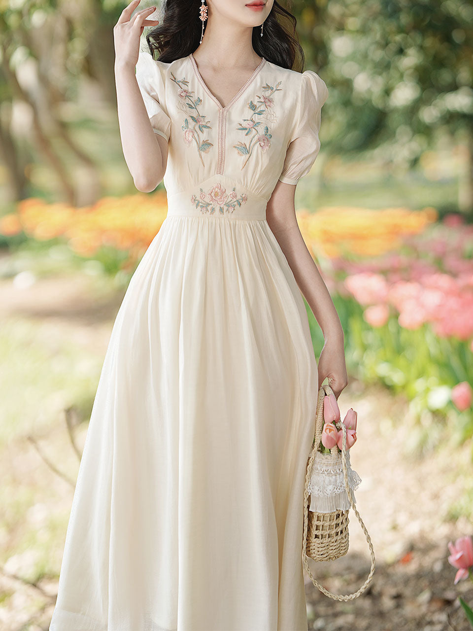 White V Neck Short Embroidered Puff Sleeve 1950S Vintage Dress