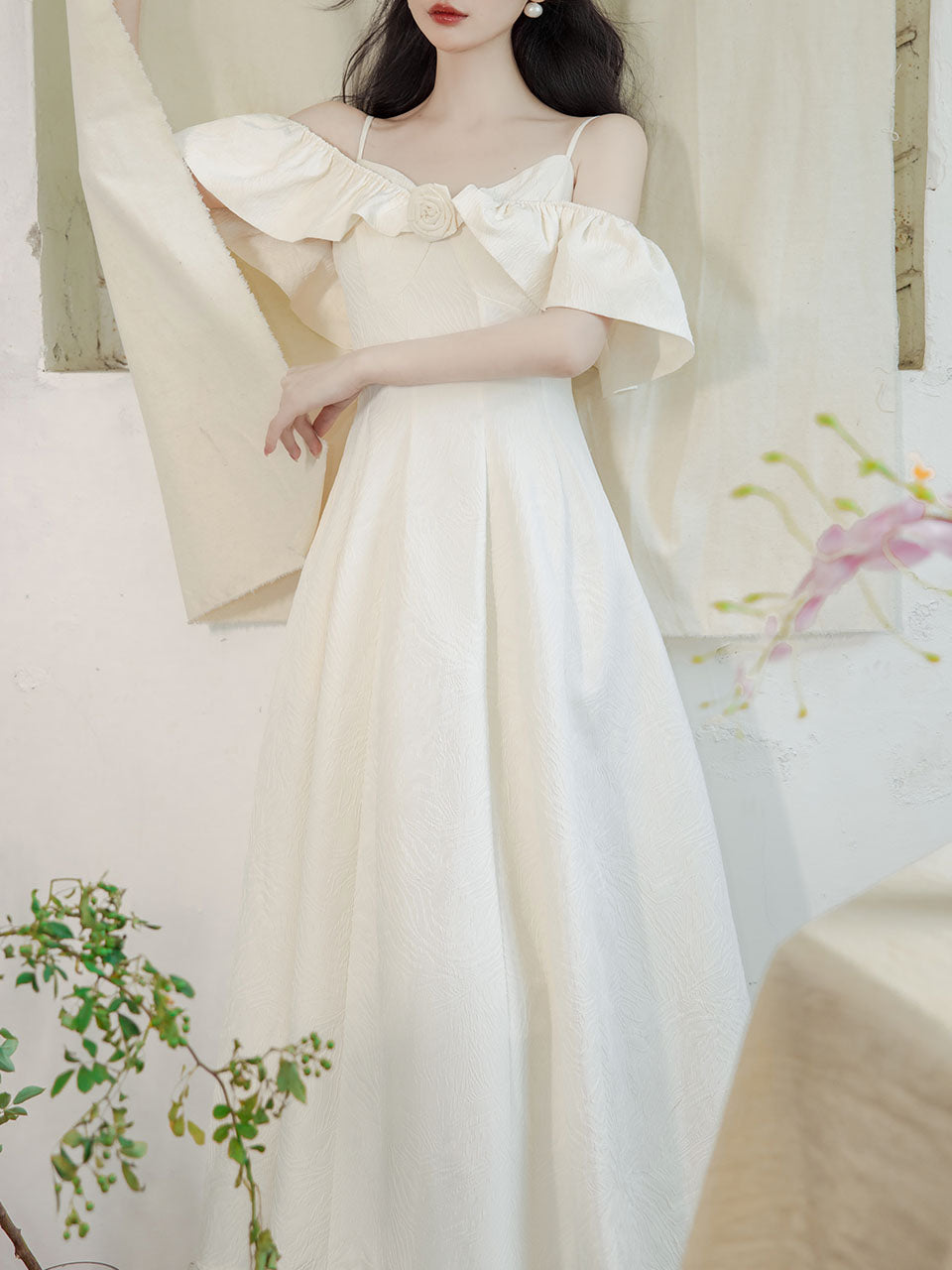 1950S Hepburn Style White Ruffles Shoulder Vintage Wedding Dress For Women