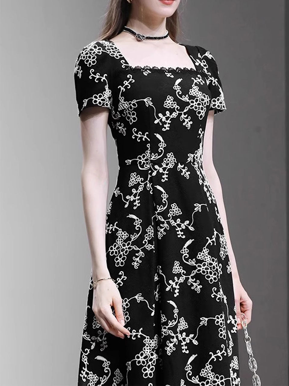 Black Square Collar Embroidered Flower 1950S Vintage Dress