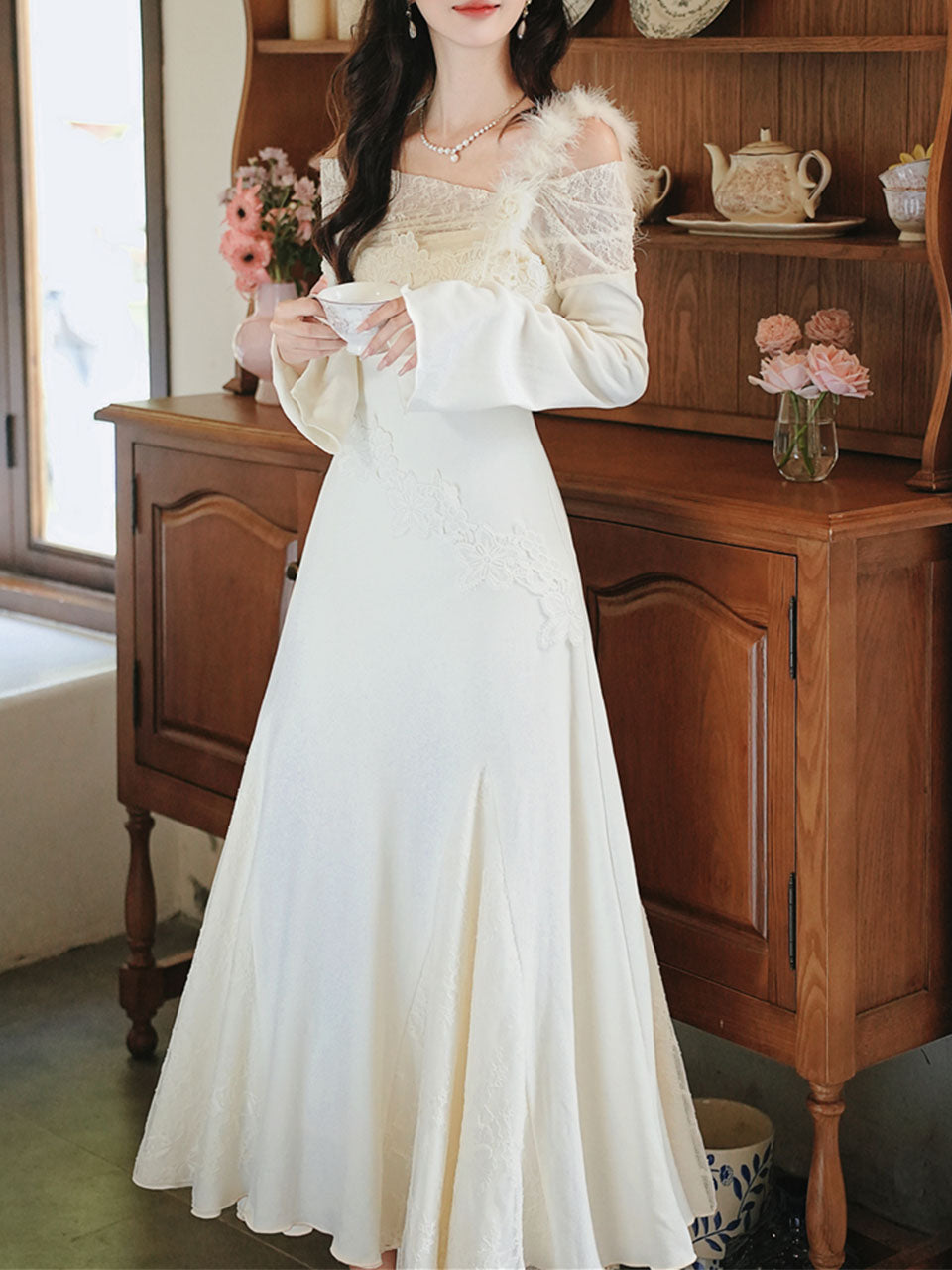 White Lace Ruffle Sleeve Sequined Fishtail Wedding Dress