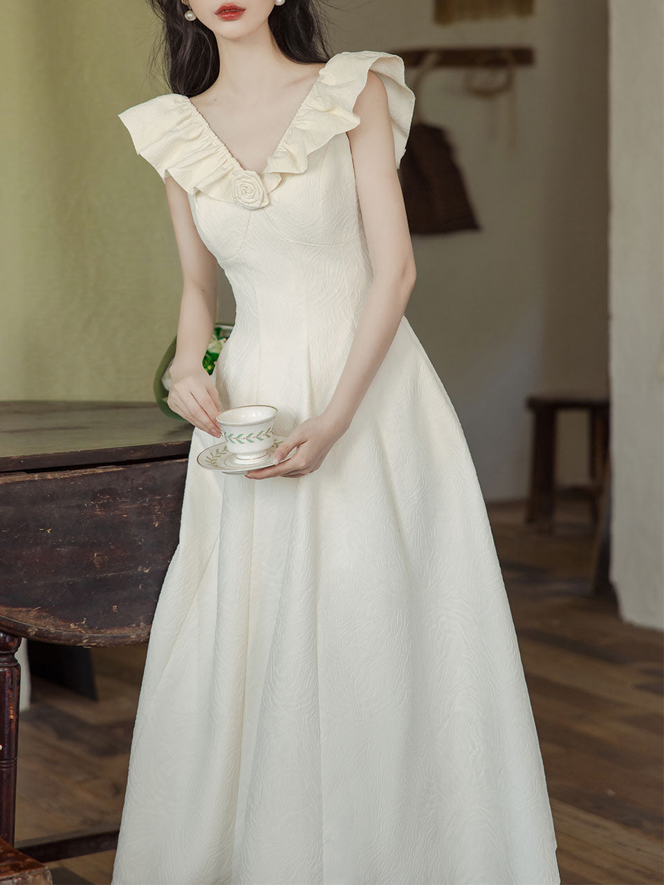 1950S Hepburn Style White Ruffles Shoulder Vintage Wedding Dress For Women