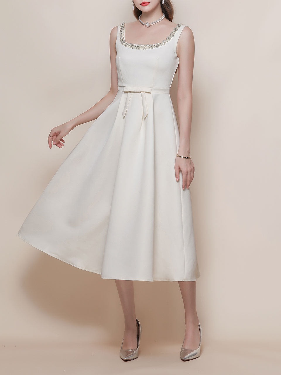White Satin U Neck Sleeveless Classic 1950S Vintage Wedding Dress