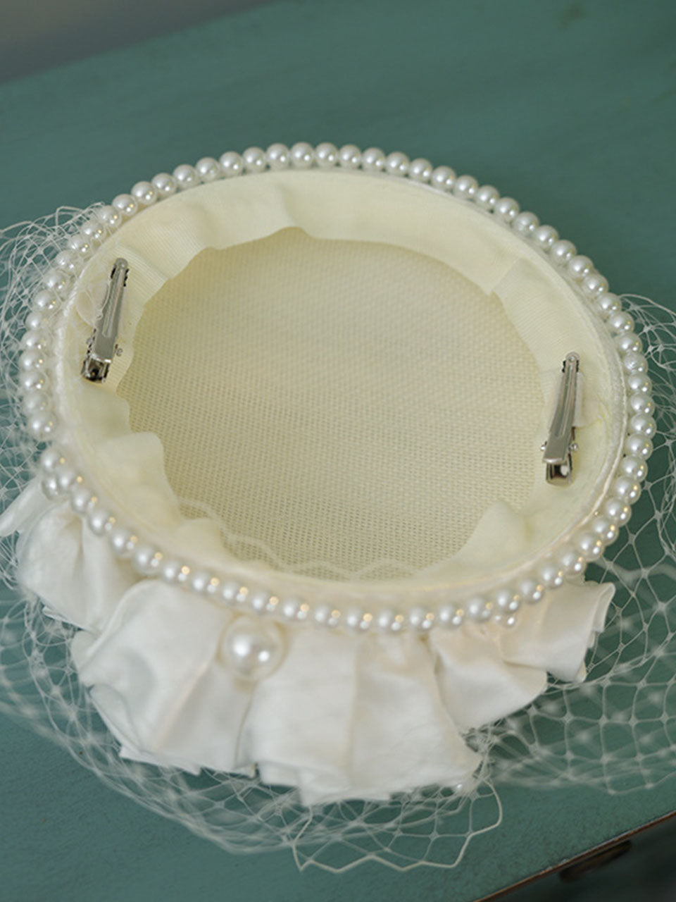 White Retro Handmade Flowers Satin Birdcage Veil Wedding Hat