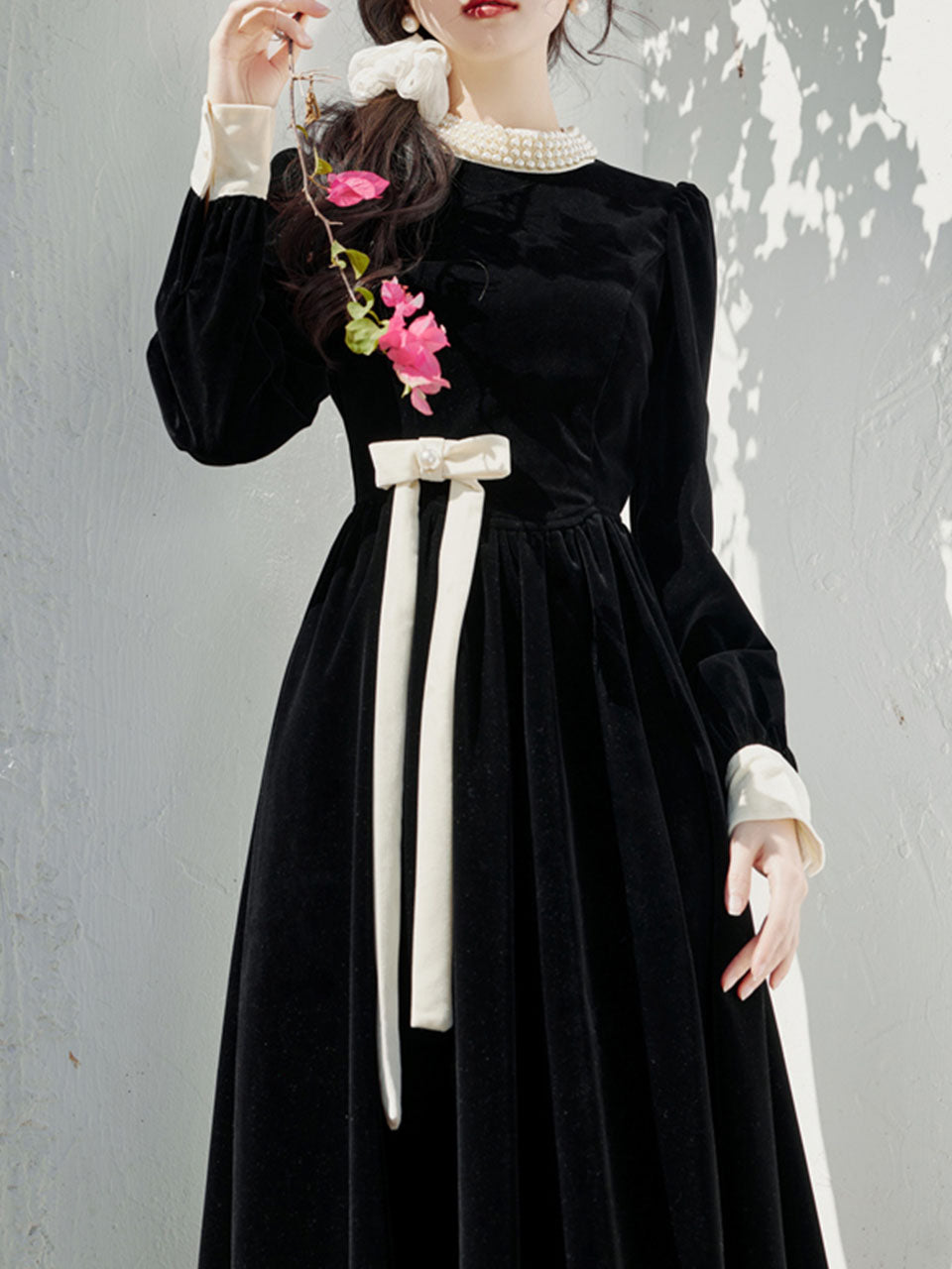 Black Pearl Collar Velvet Vintage Dress