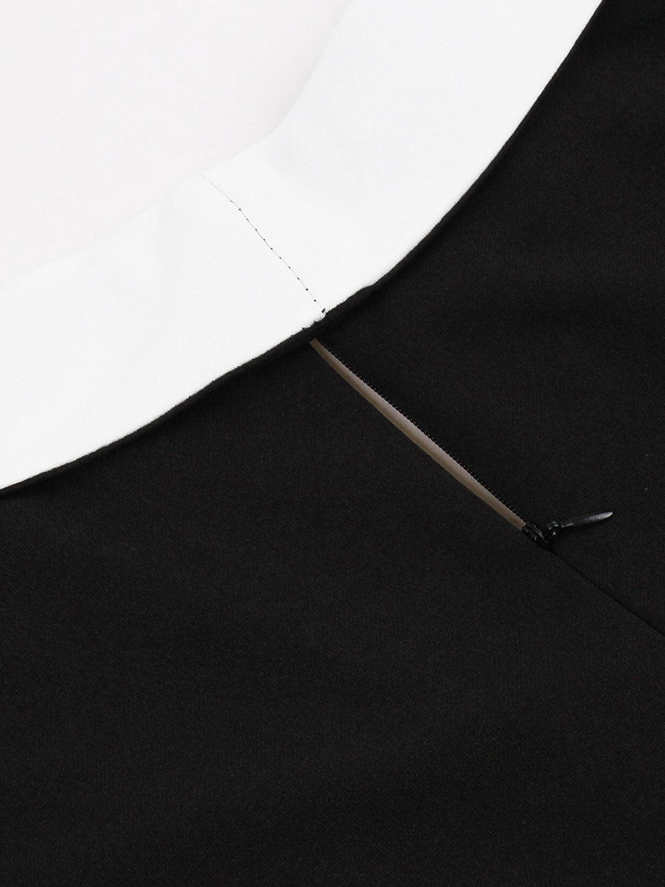 1950s Vintage Black & White Lapel Short Sleeve Swing Dress