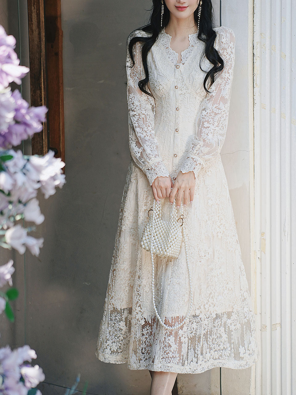White V-Neck Long Sleeve Lace Vintage Wedding Dress