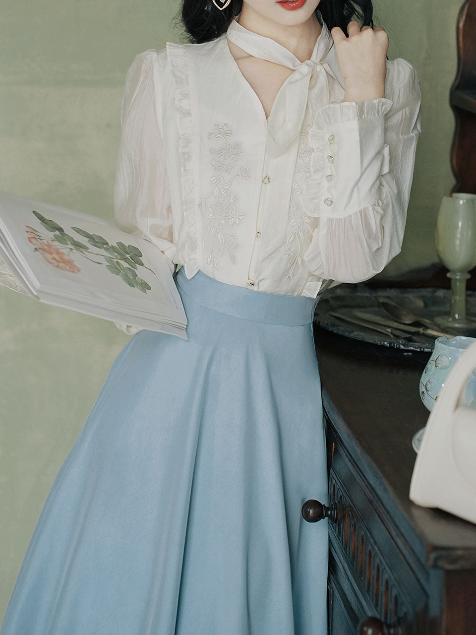 1950S Vintage Embroidered  White Shirt And Blue Swing Skirt Set