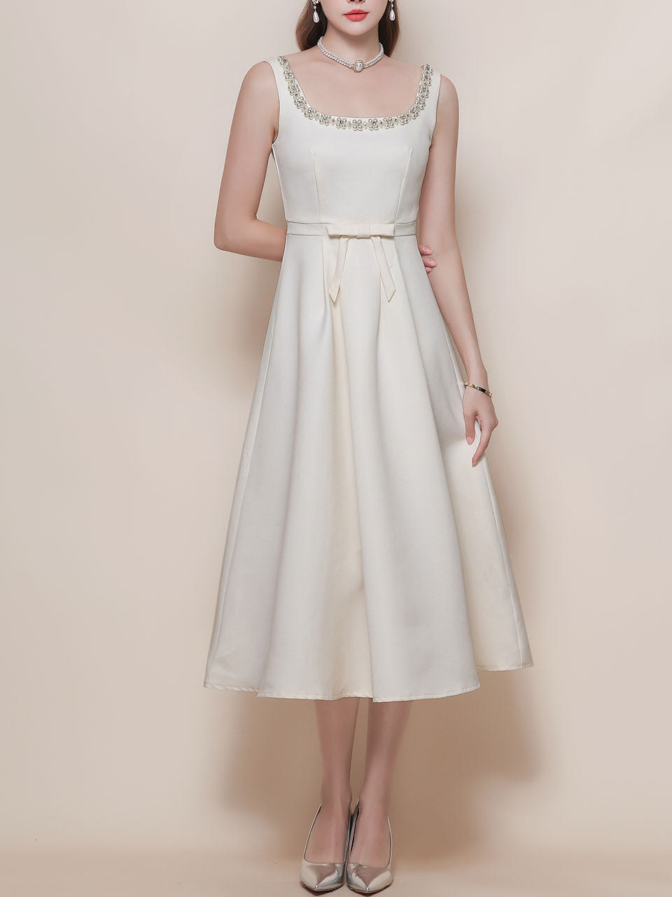 White Satin U Neck Sleeveless Classic 1950S Vintage Wedding Dress