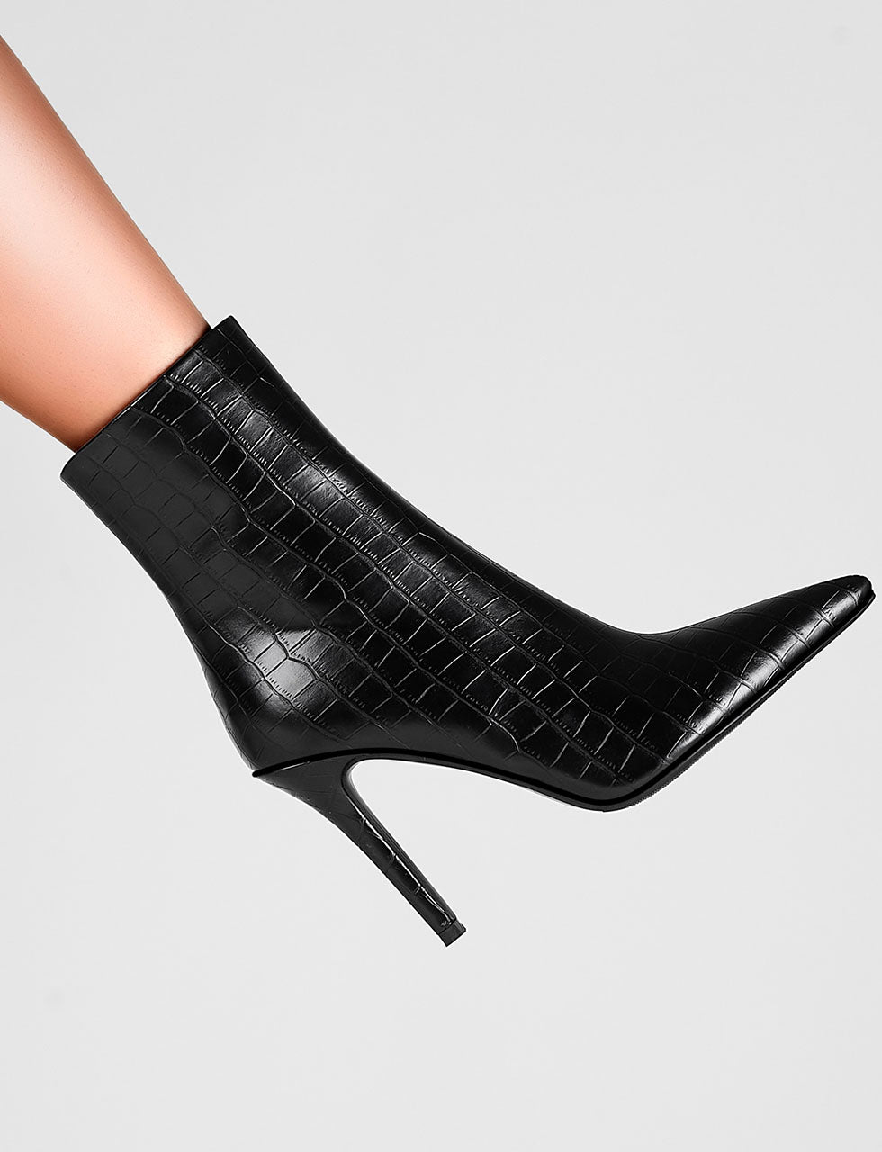Black High Heel Pointed Toes Retro Short Boots Shoes