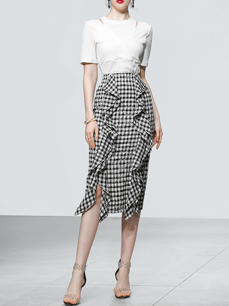 2PS Off The Shoulder White Knitted Top And Lotus Leaf Plaid Skirt Suit