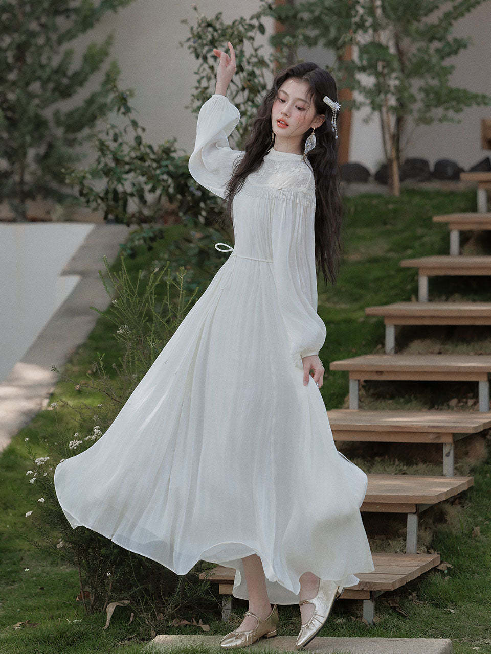 Vintage White Lace Fringe Flowing Boho Wedding Maxi Dress