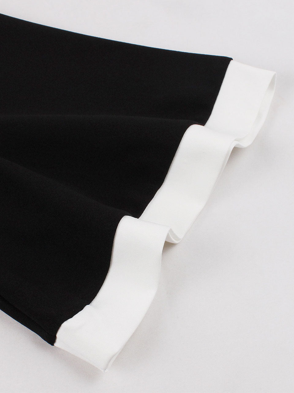 1950s Vintage Black & White Lapel Short Sleeve Swing Dress