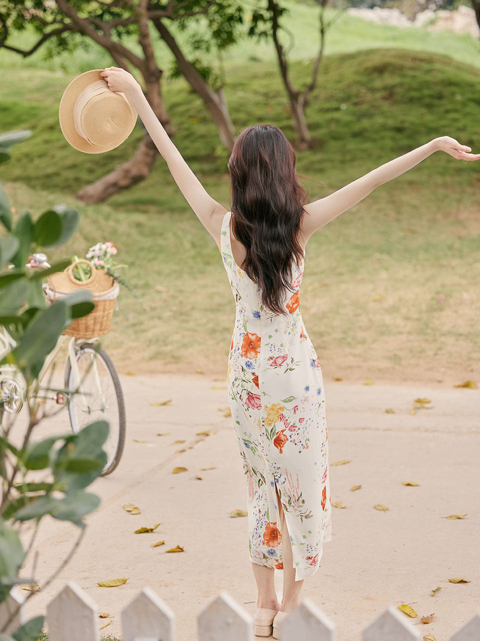2PS White Floral Print Spaghetti Strap Dress