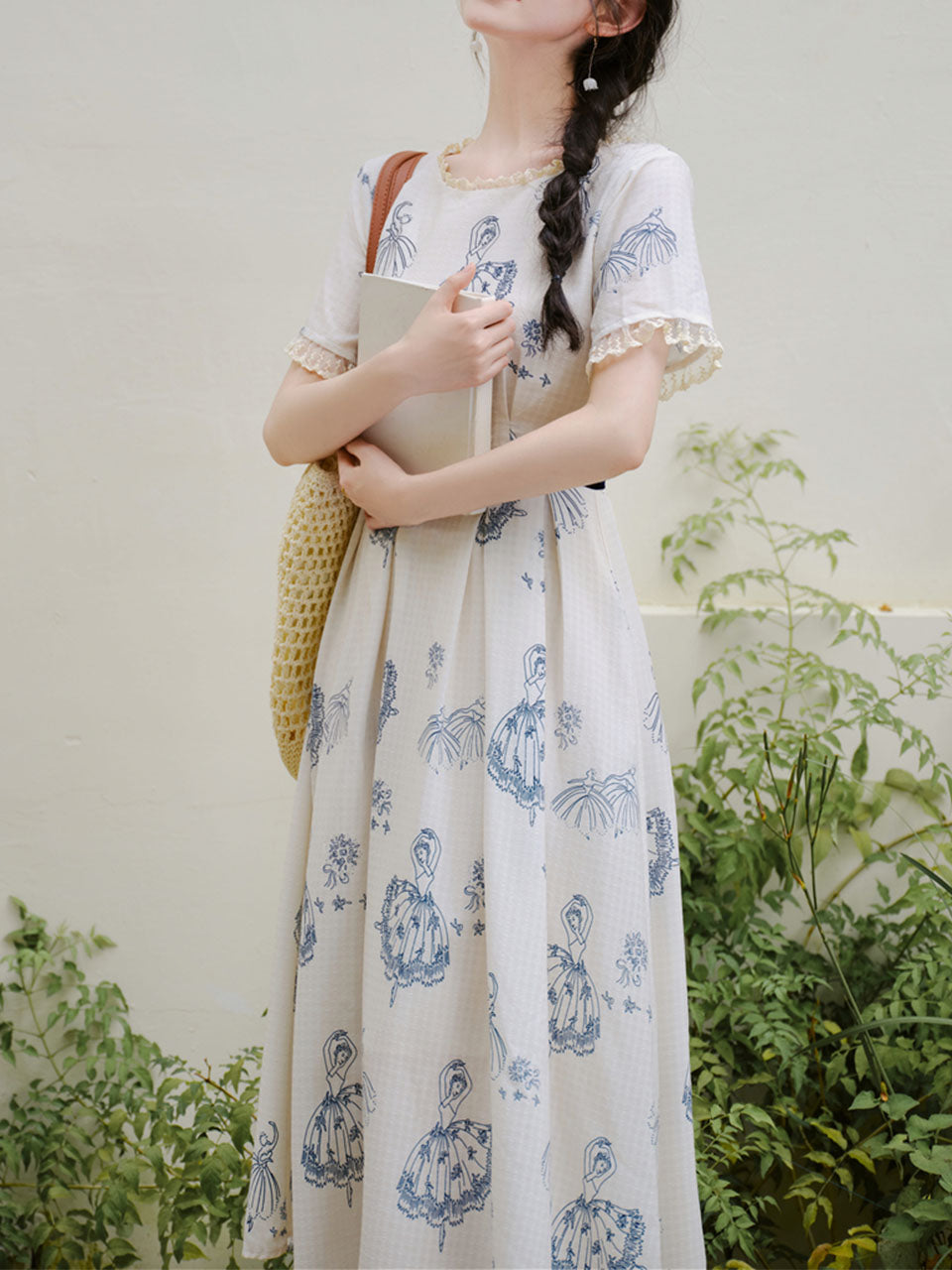 Retro Blue and White Porcelain Style Ballerina Graphic Dress Elegant Lace Flare Midi Dress for Picnic Vacation