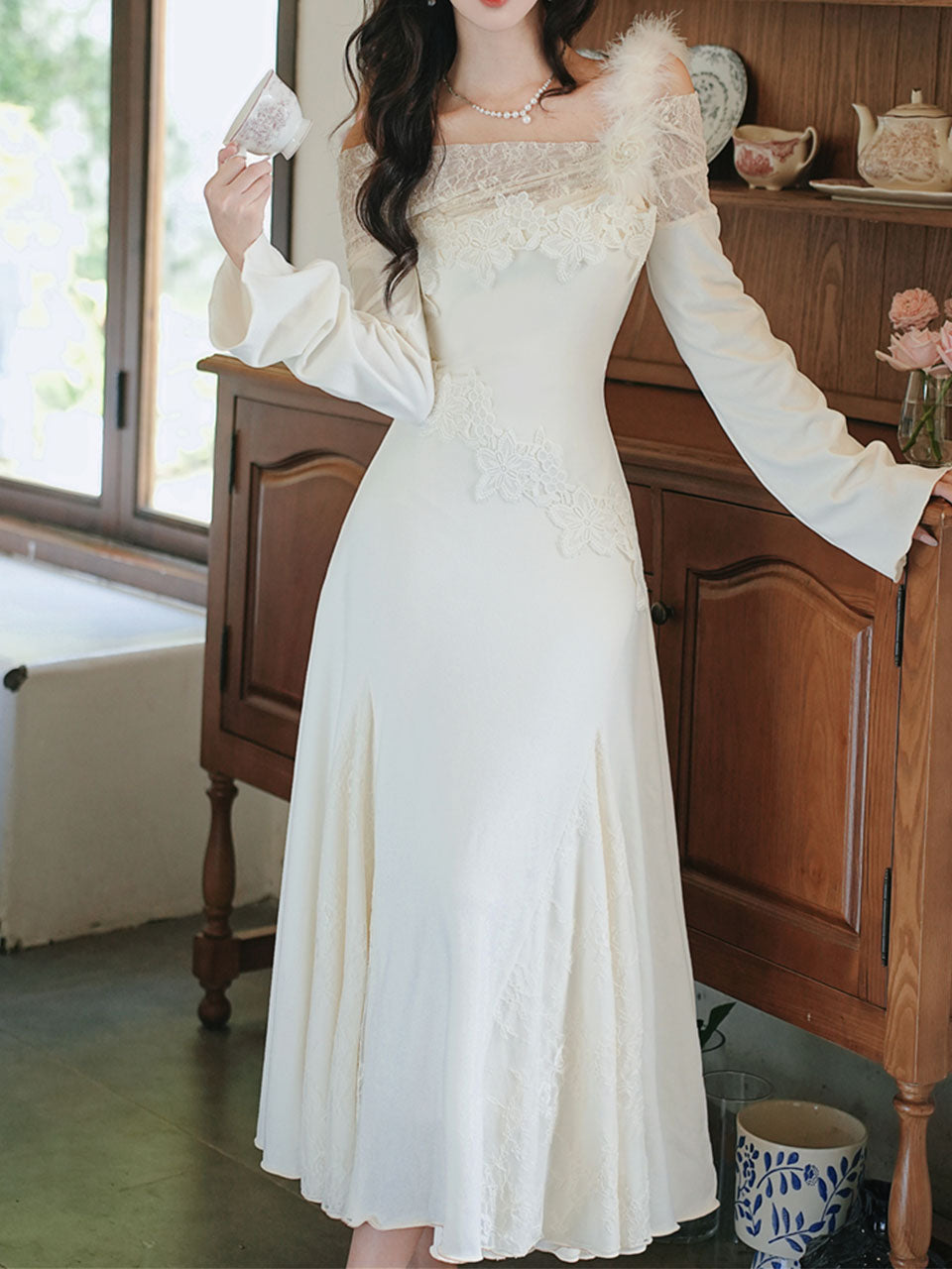 White Lace Ruffle Sleeve Sequined Fishtail Wedding Dress
