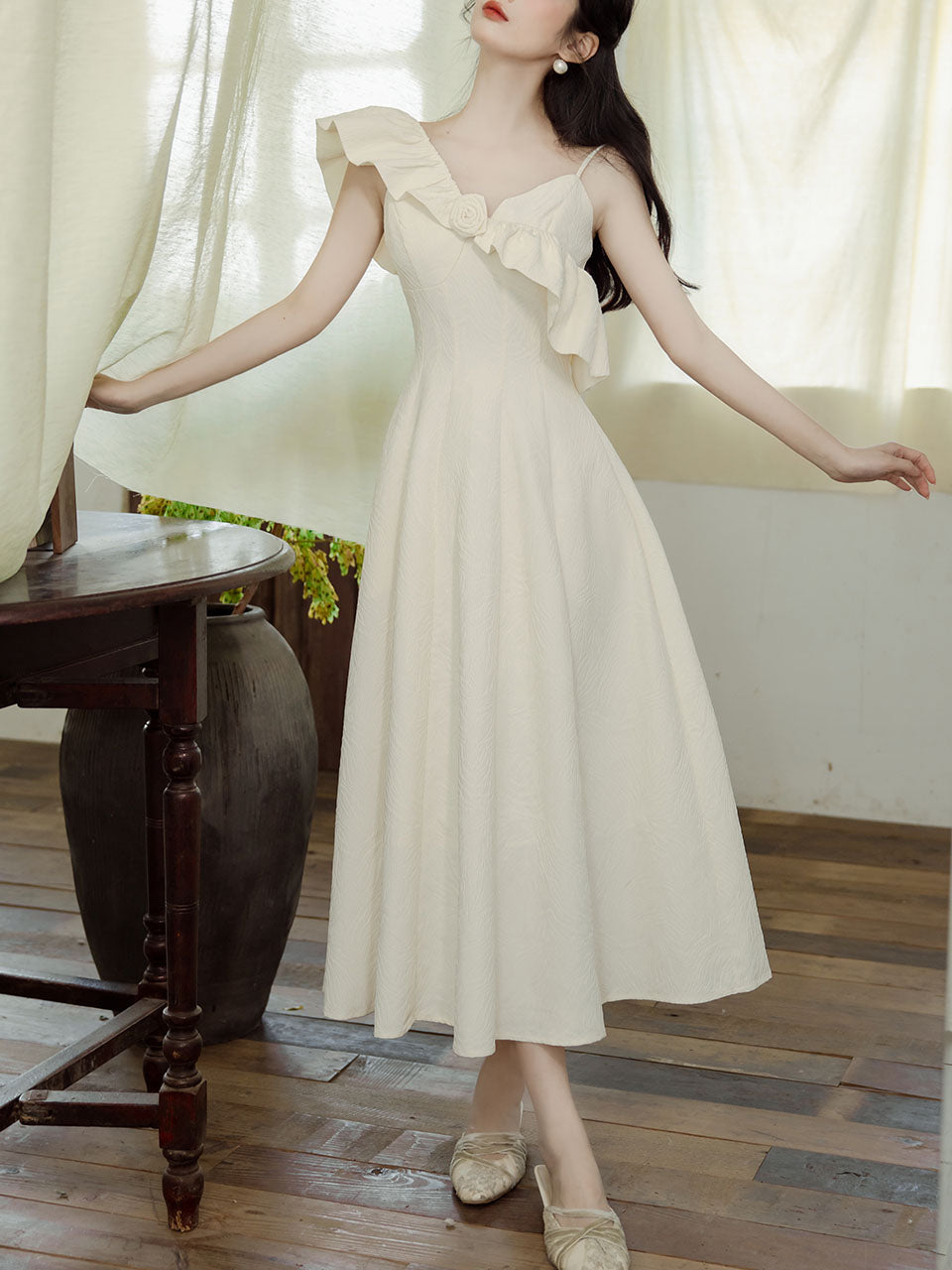 1950S Hepburn Style White Ruffles Shoulder Vintage Wedding Dress For Women