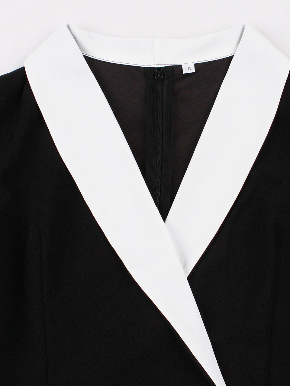 1950s Vintage Black & White Lapel Short Sleeve Swing Dress
