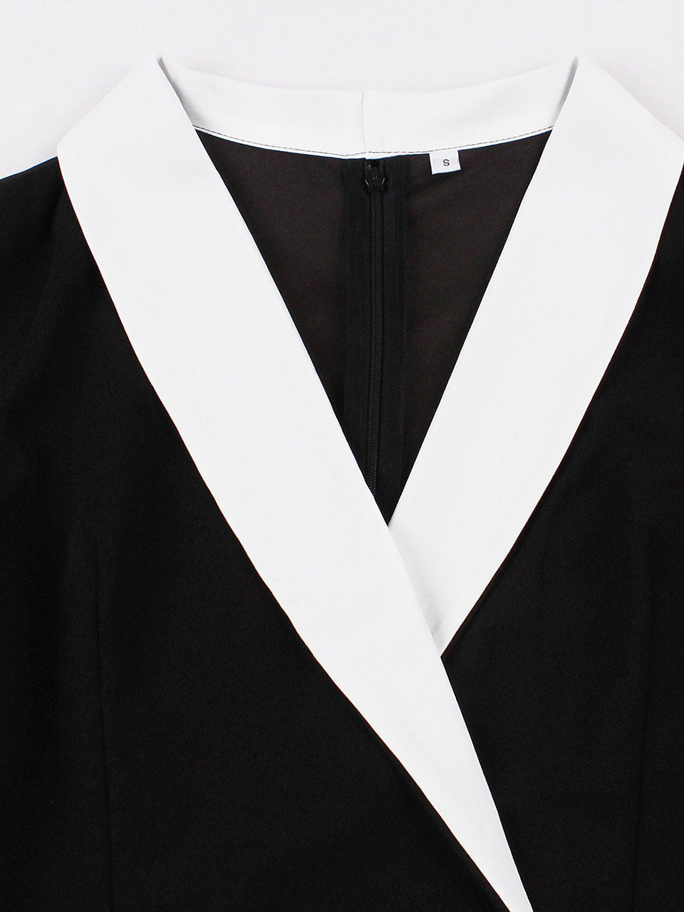 1950s Vintage Black & White Lapel Short Sleeve Swing Dress