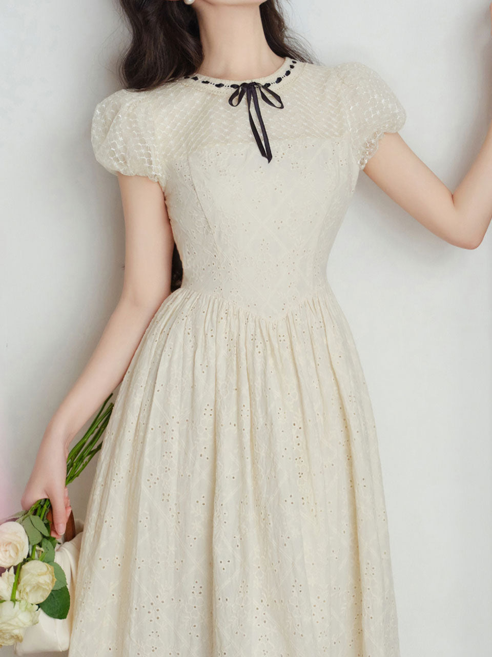 White Embroidered Bow Ribbon Crew Neck Puff Sleeve Princess Dress