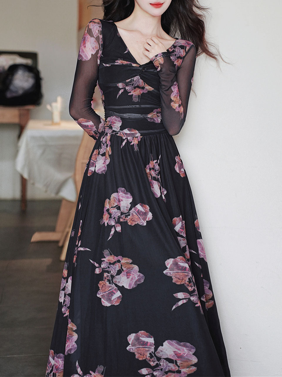 Black V-neck Floral Print Long Sleeve Maxi Dress
