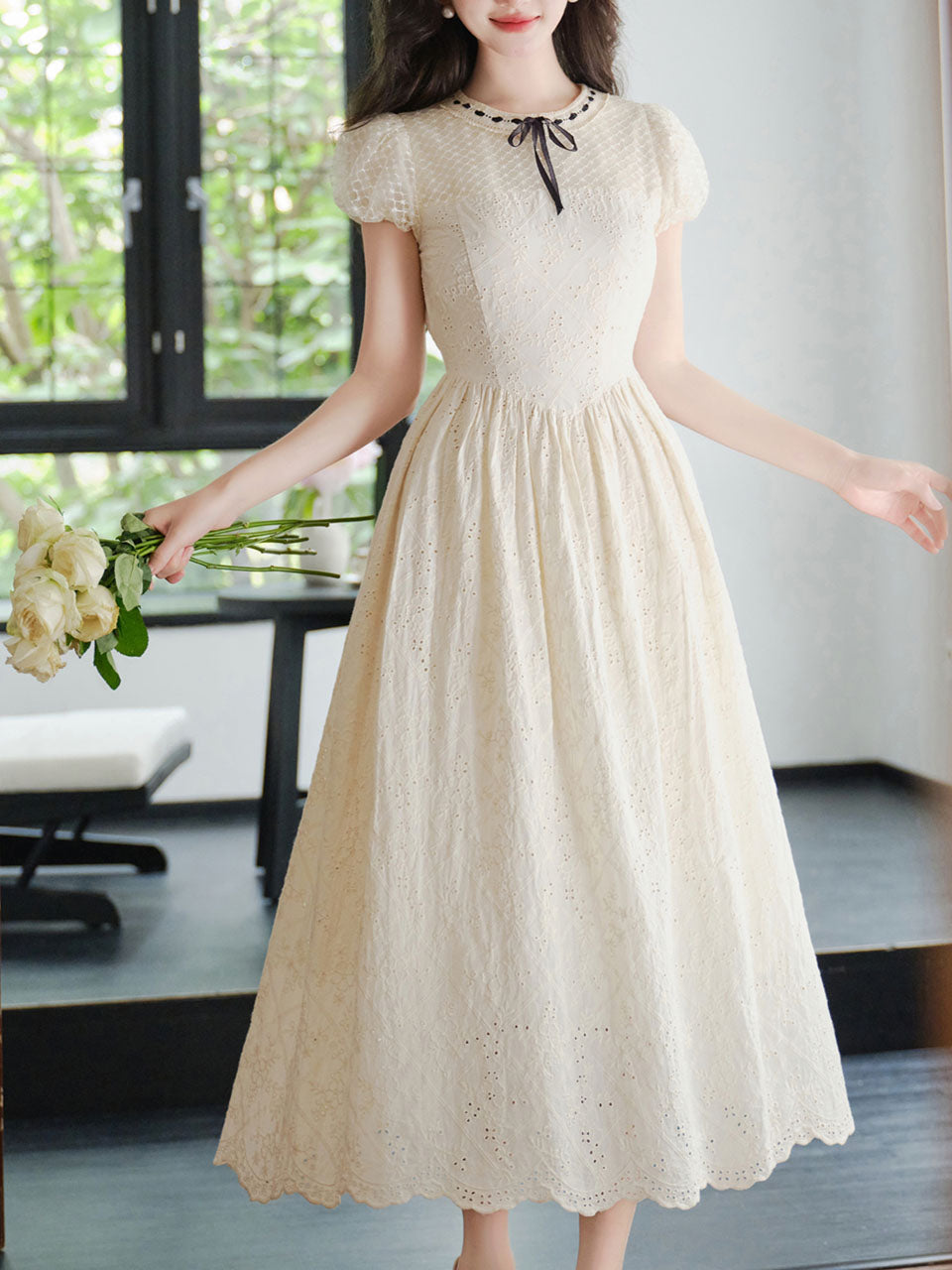 White Embroidered Bow Ribbon Crew Neck Puff Sleeve Princess Dress