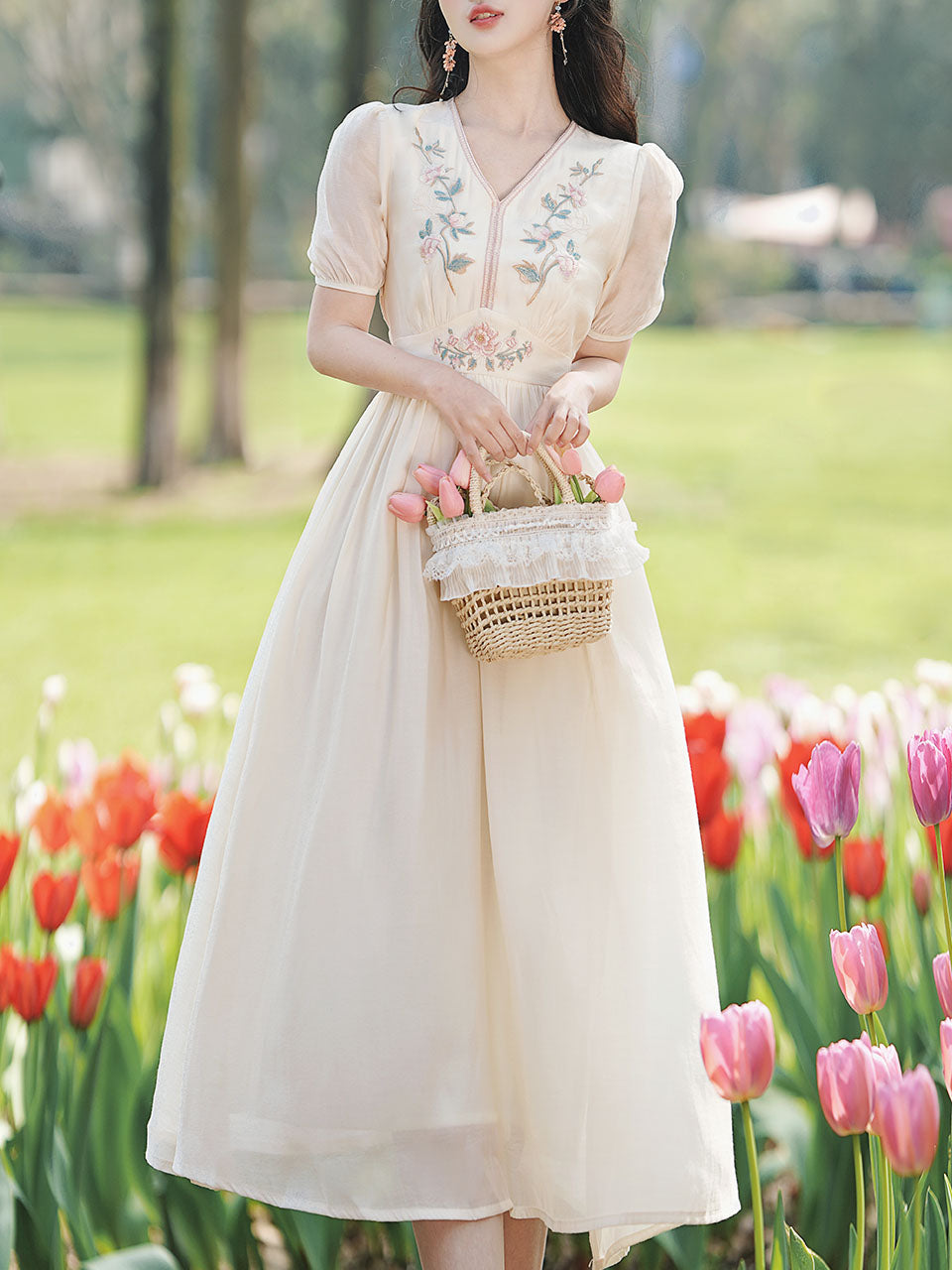 White V Neck Short Embroidered Puff Sleeve 1950S Vintage Dress