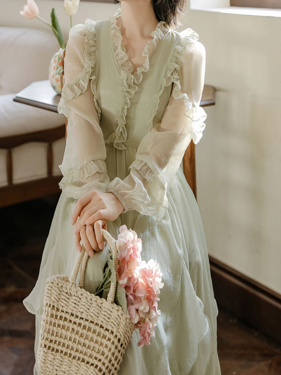 Mint Green Ruffled V-neck Flowing Long-sleeved Romantic Retro Tea Dress