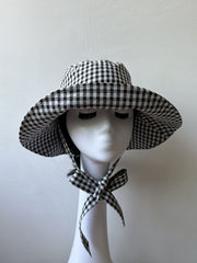 Pink Gingham Wide-brimmed Hat