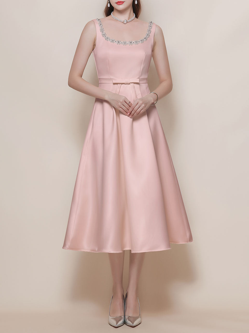 White Satin U Neck Sleeveless Classic 1950S Vintage Wedding Dress