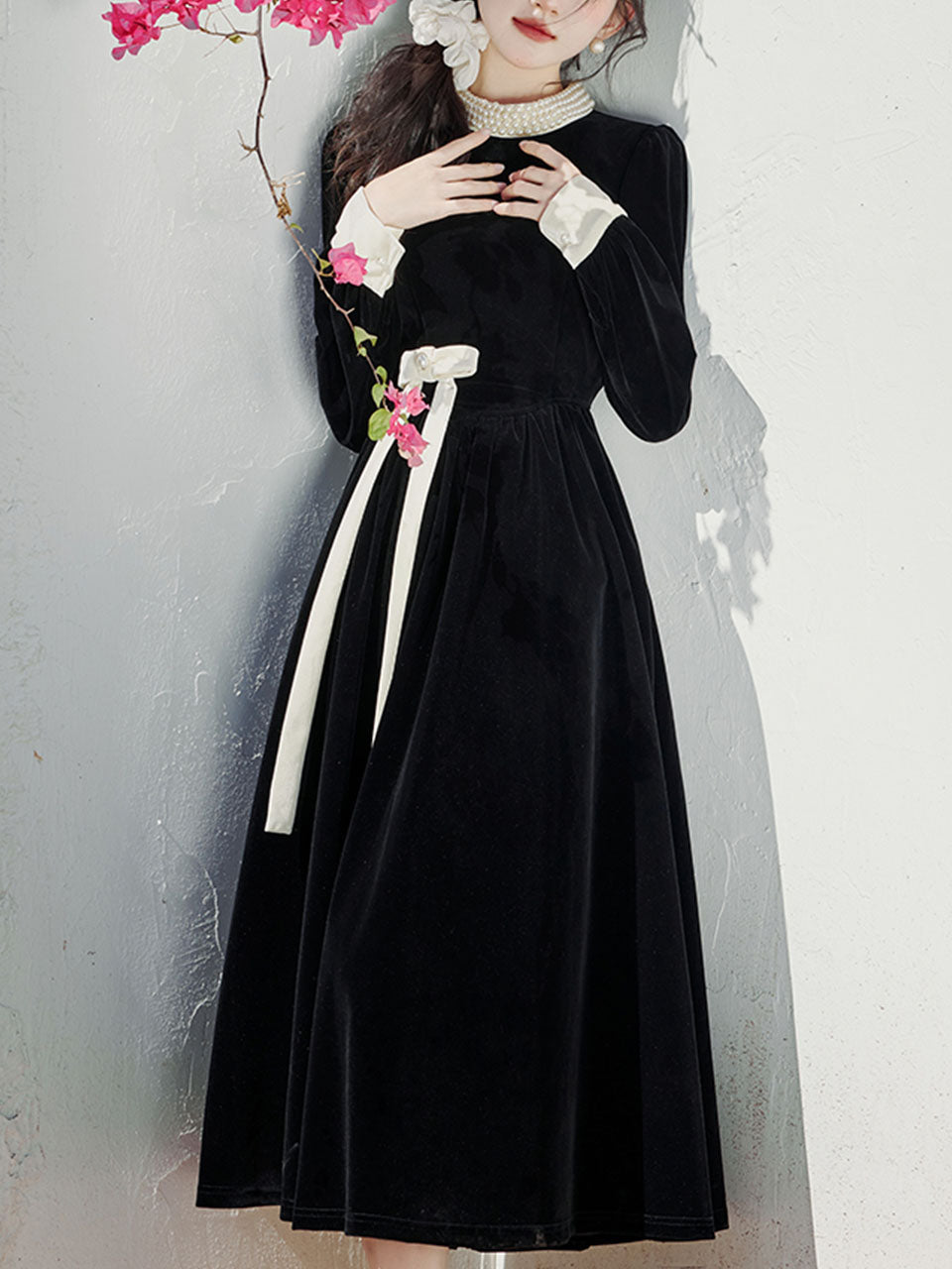 Black Pearl Collar Velvet Vintage Dress