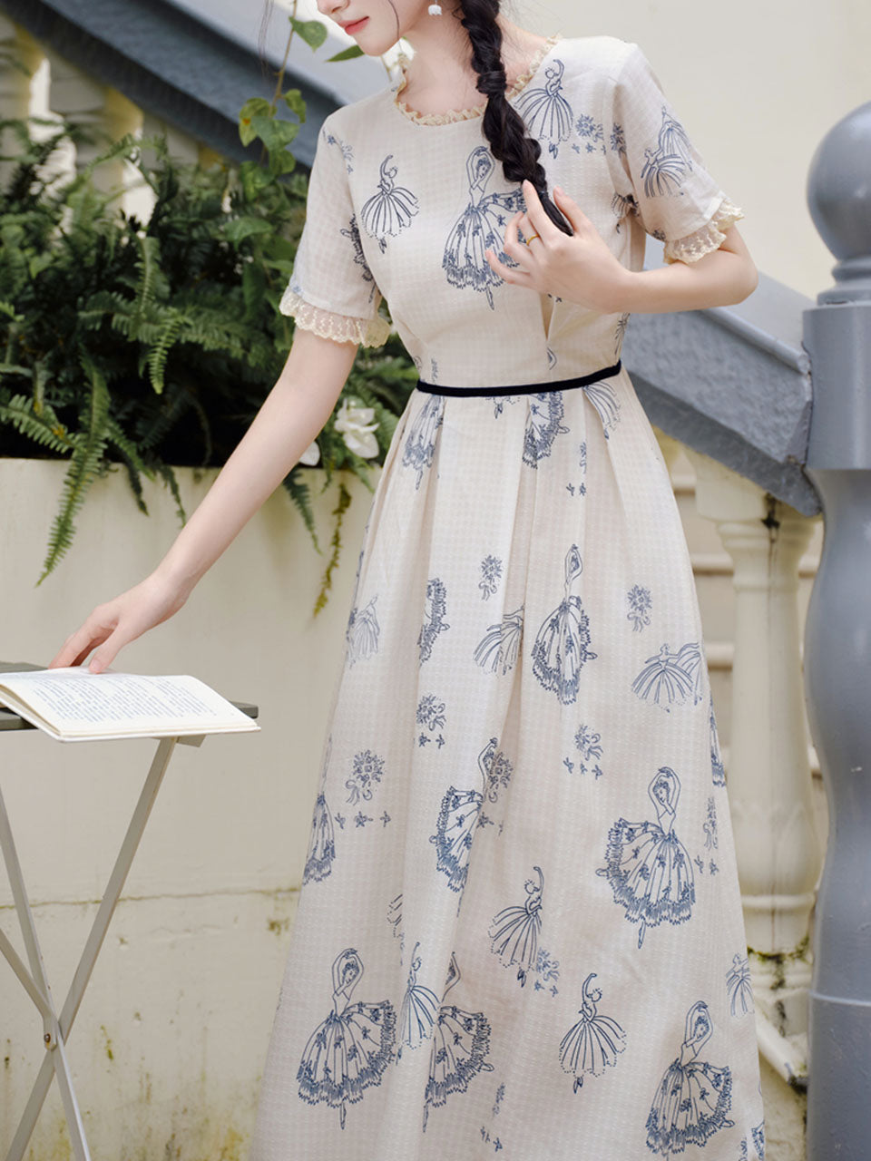 Retro Blue and White Porcelain Style Ballerina Graphic Dress Elegant Lace Flare Midi Dress for Picnic Vacation
