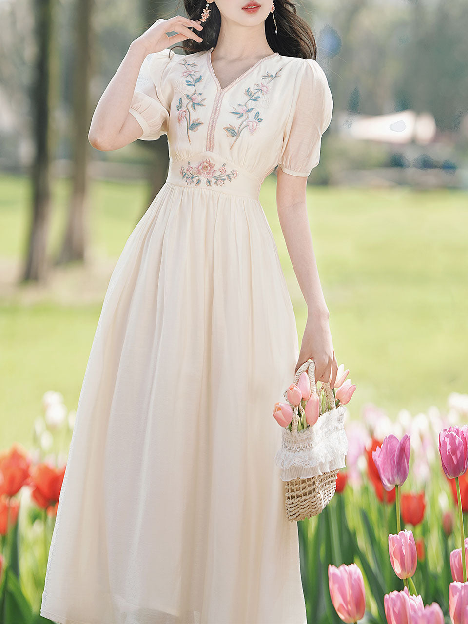 White V Neck Short Embroidered Puff Sleeve 1950S Vintage Dress