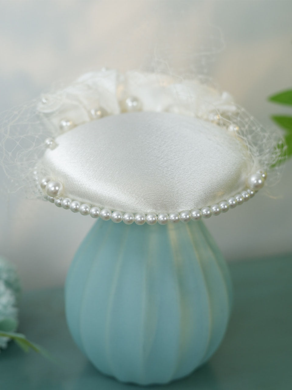 White Retro Handmade Flowers Satin Birdcage Veil Wedding Hat