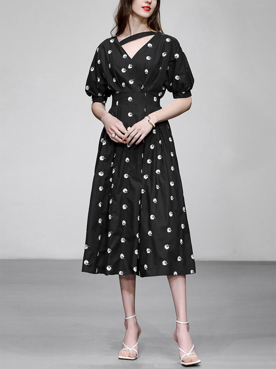 Black V Neck Balloon Sleeve Embroidered 1950S Vintage Dress