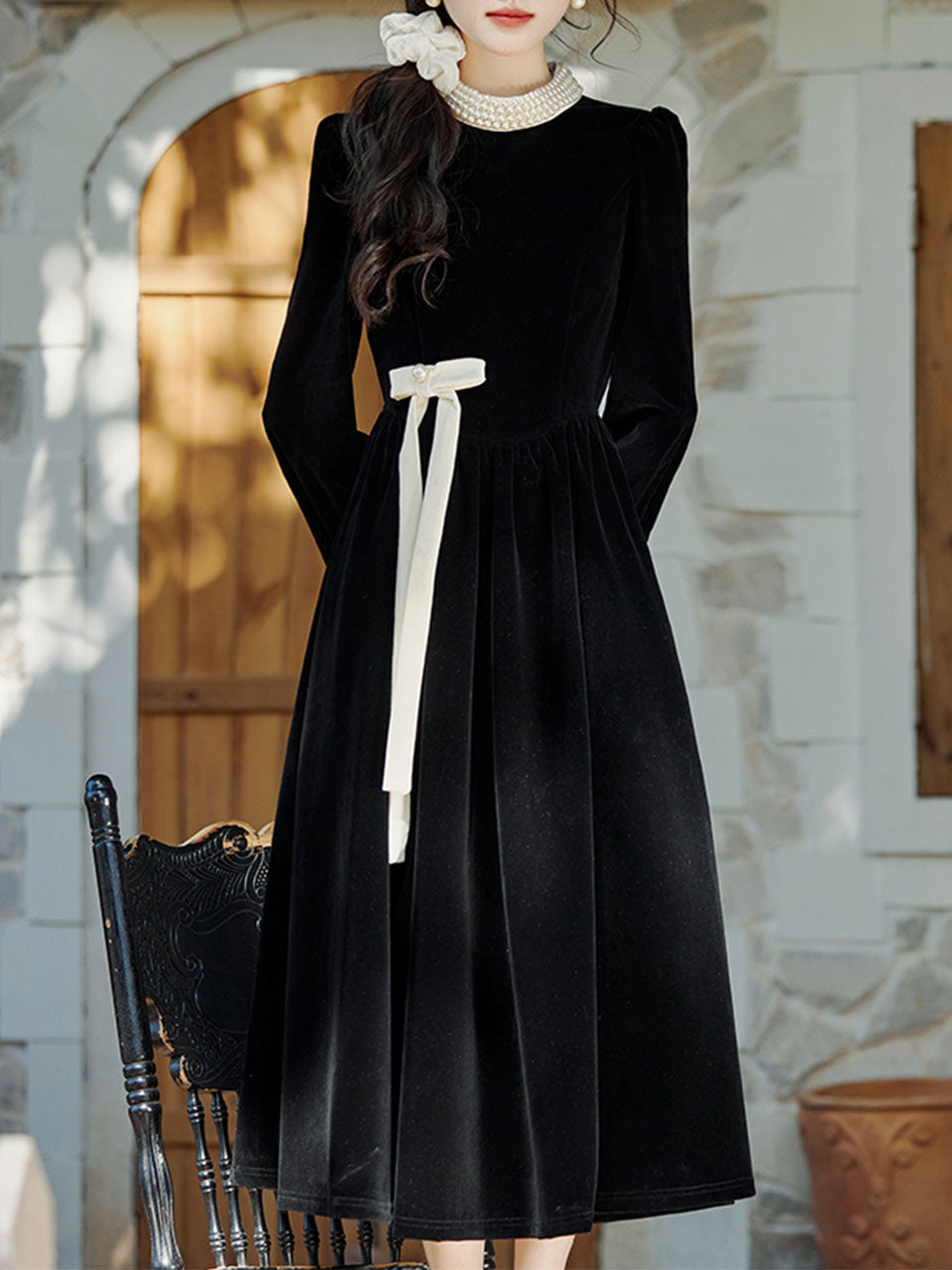 Black Pearl Collar Velvet Vintage Dress