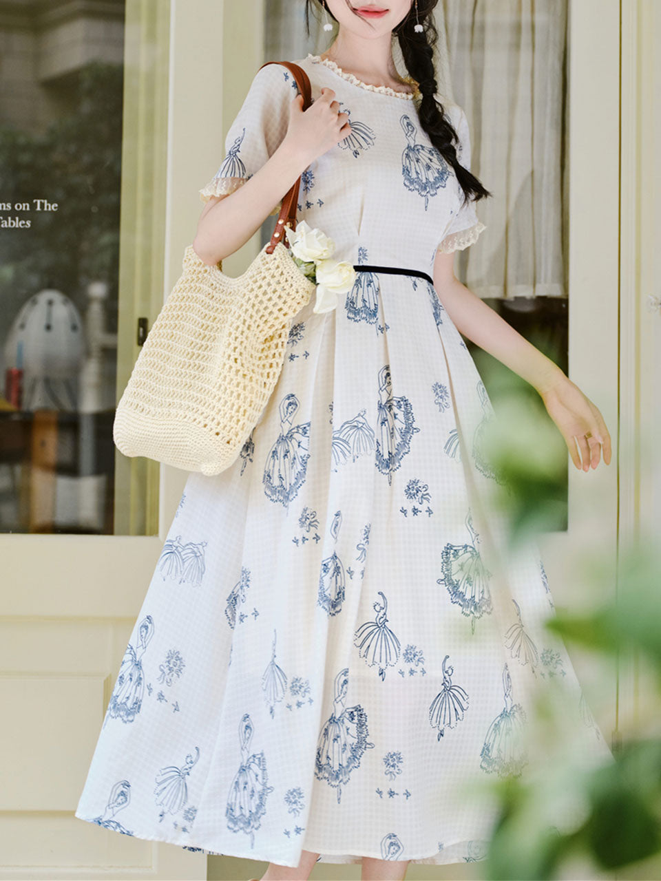 Retro Blue and White Porcelain Style Ballerina Graphic Dress Elegant Lace Flare Midi Dress for Picnic Vacation