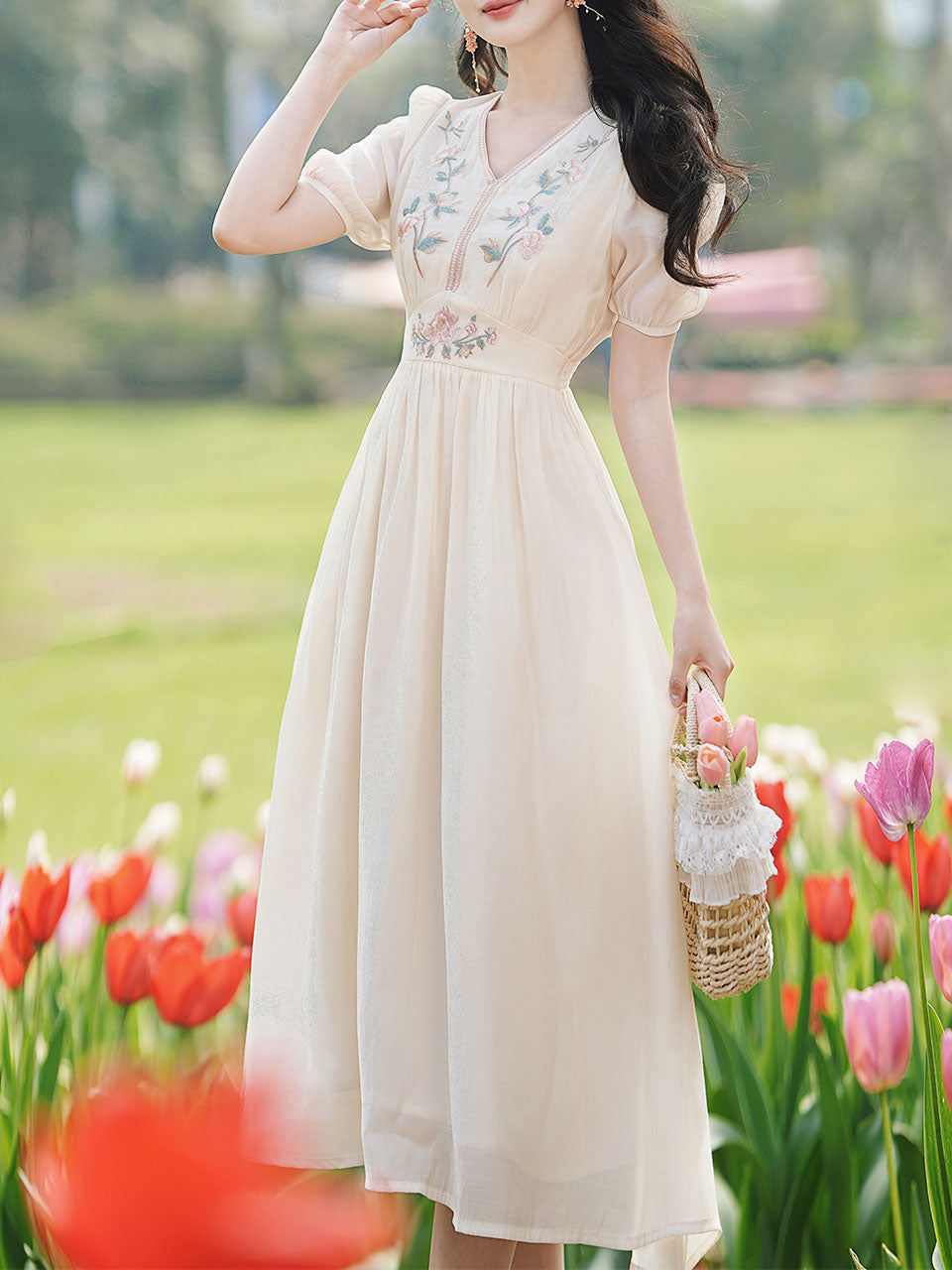 White V Neck Short Embroidered Puff Sleeve 1950S Vintage Dress