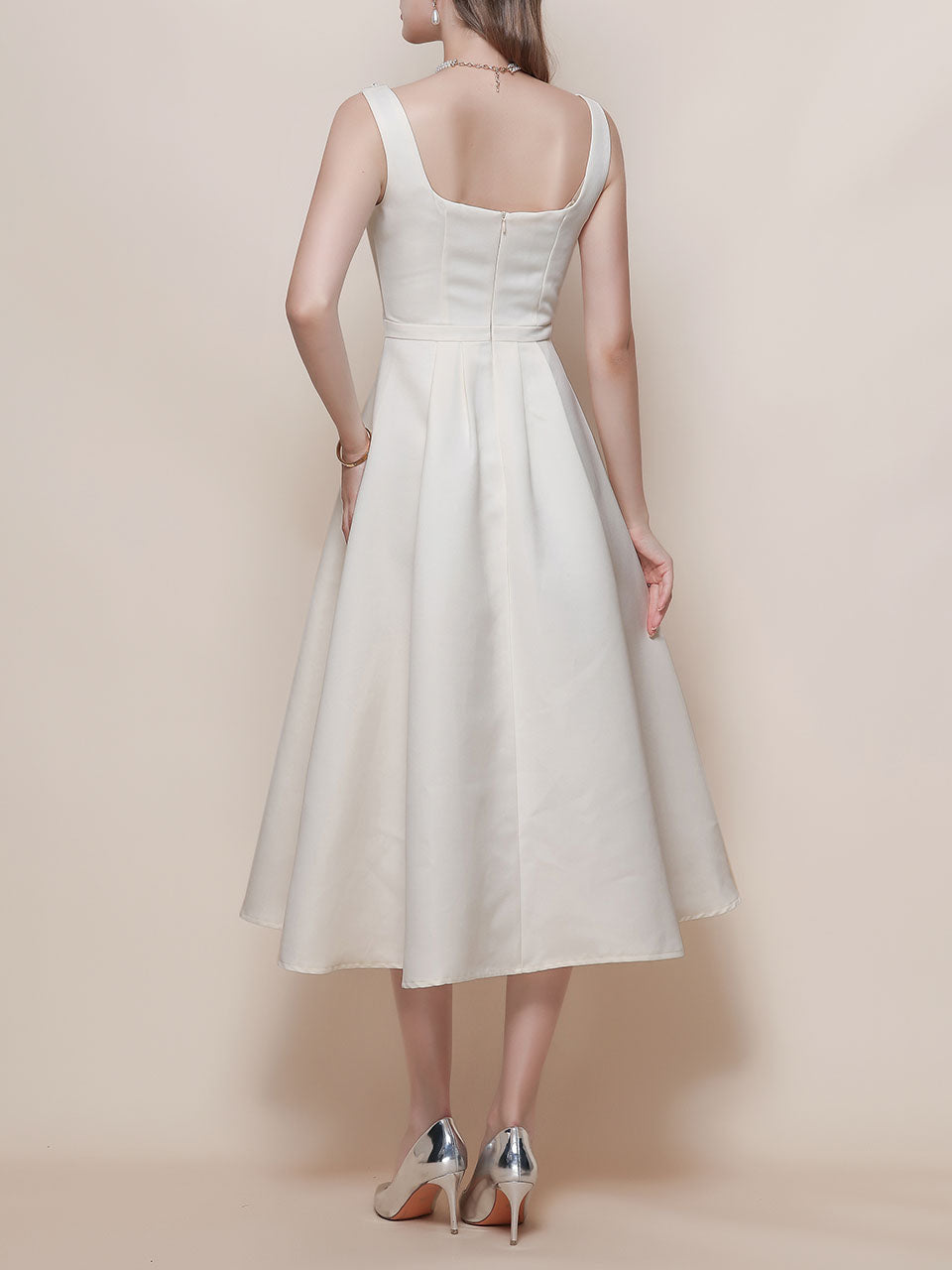 White Satin U Neck Sleeveless Classic 1950S Vintage Wedding Dress