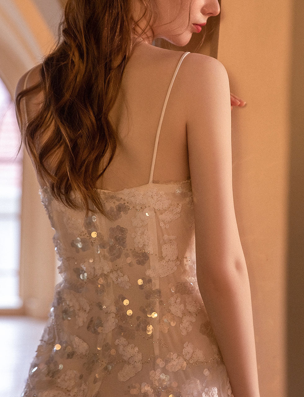 White Flower Sequined Split Bodycon Dress